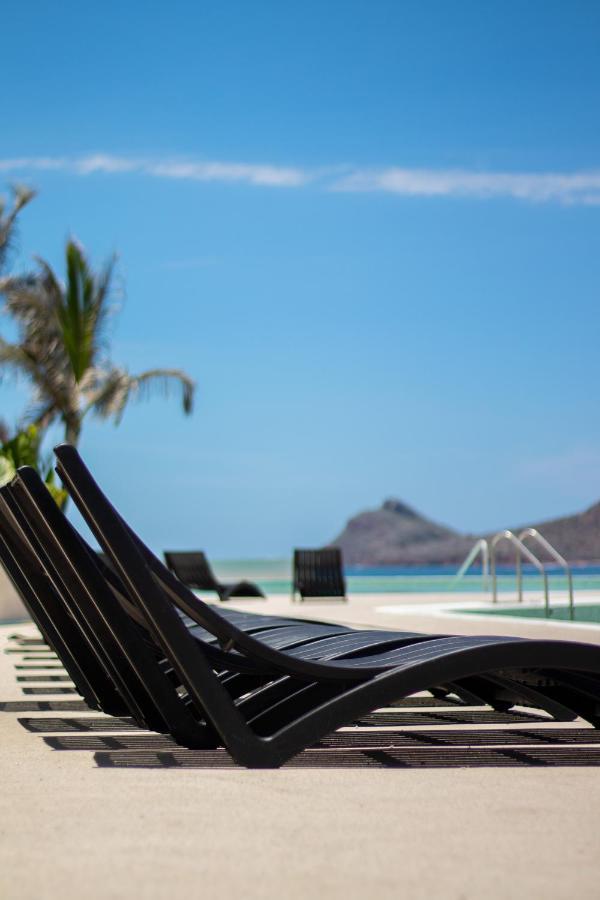 Viaggio Resort Mazatlán Eksteriør billede View of the beach