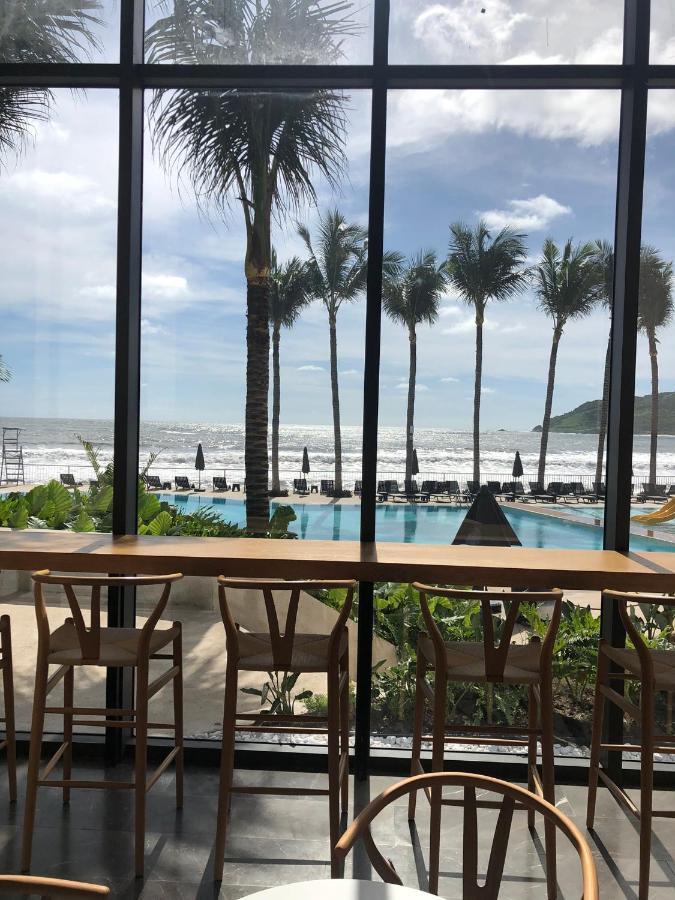 Viaggio Resort Mazatlán Eksteriør billede View of the beach from the hotel